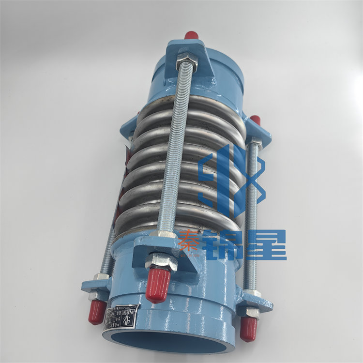 沟槽波纹补偿器